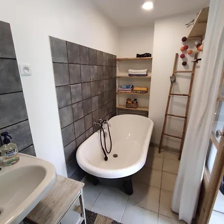 Le Petit Trianon בית נופש *